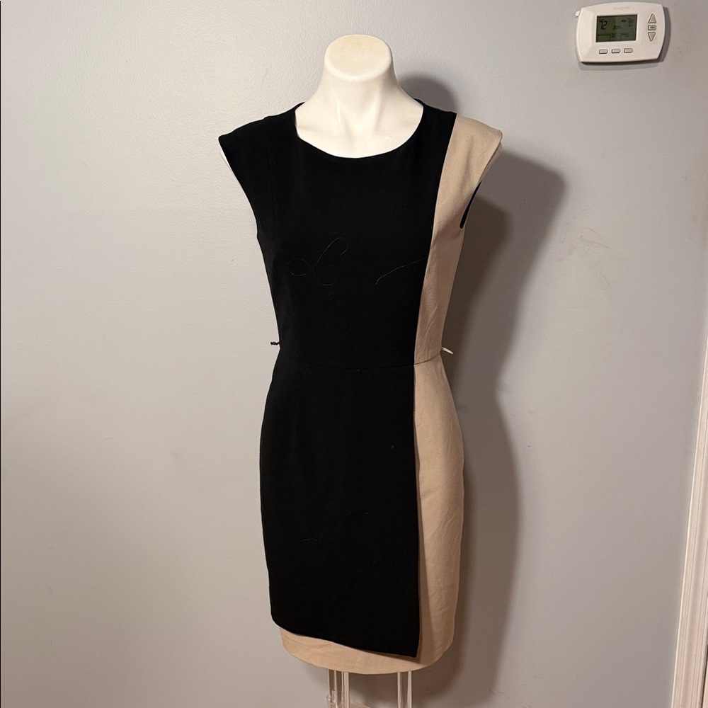 Calvin Klein ladies two-toned Sleeveless Sheath dress. Black and tan. READ